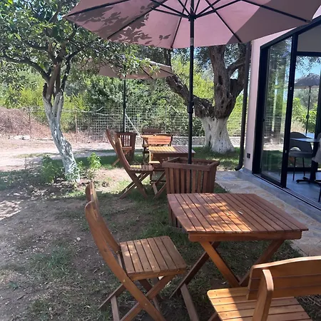 Melina מלון דירות 3*