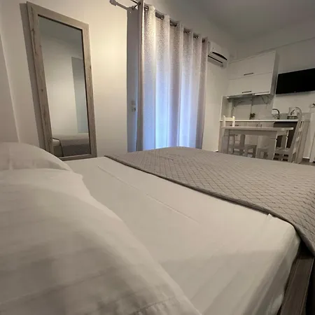 Melina Lägenhetshotell 4*