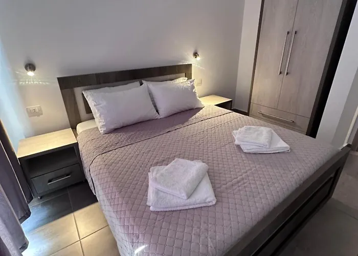 Melina Aparthotel 4*