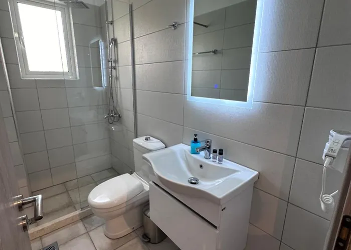 Melina Aparthotel 4*