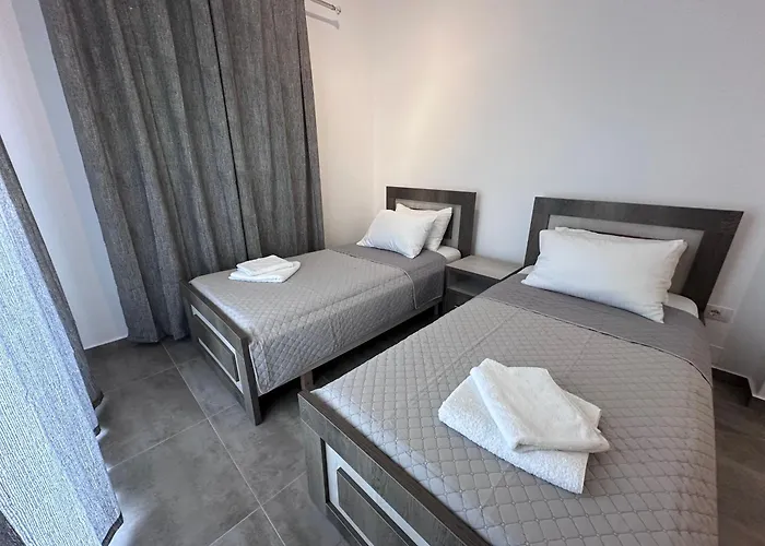 Melina Aparthotel 4*