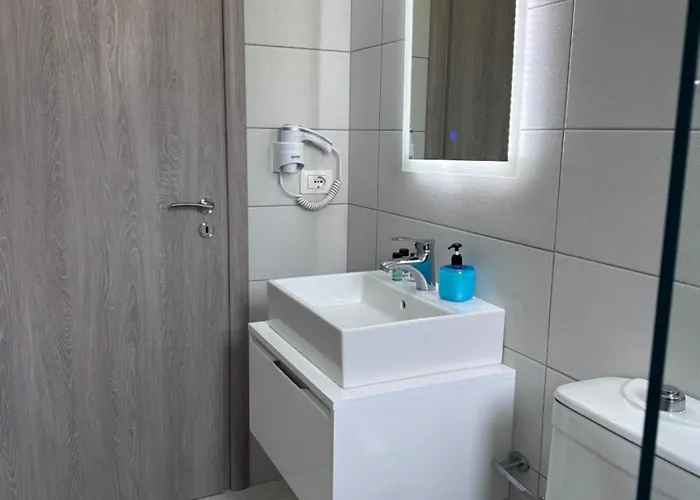 Melina Aparthotel 4*