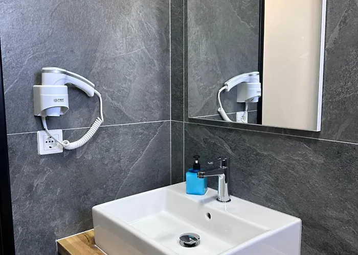 Melina Aparthotel 4*