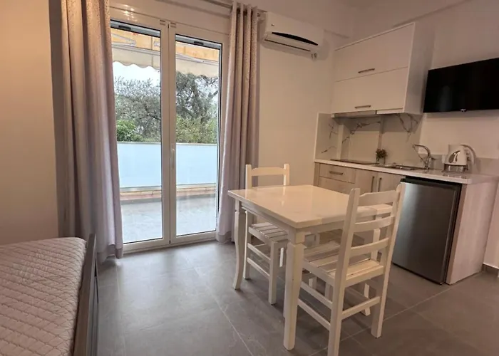 Aparthotel Melina Himarë