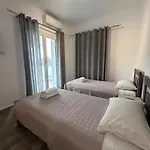 Melina 4*