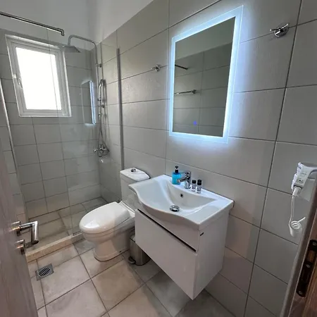 Melina Aparthotel 3*