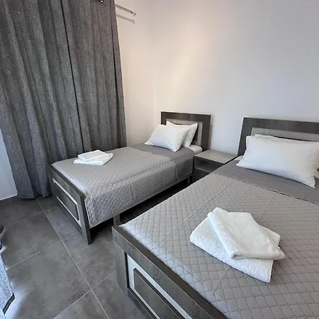 Melina Aparthotel 3*