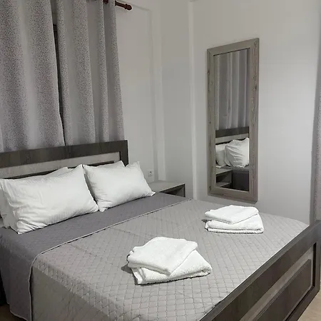 Aparthotel Melina Himare