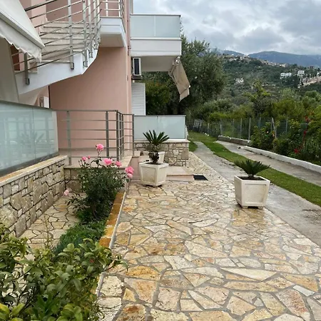 Melina Aparthotel Himare